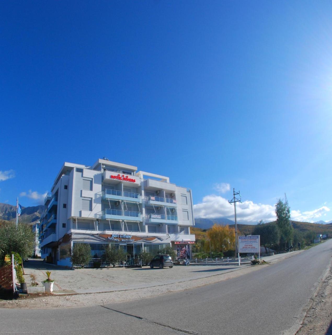 Hotel Divers Vlorë Exteriör bild