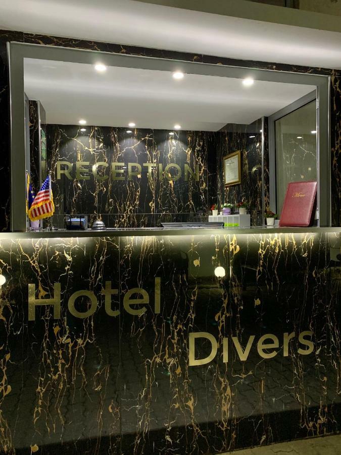 Hotel Divers Vlorë Exteriör bild